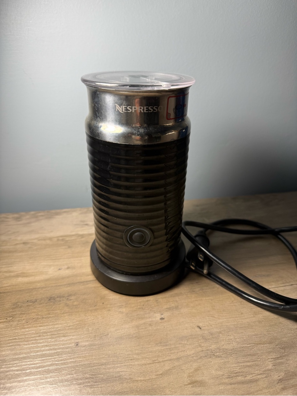 Nespresso Aeroccino 3 Milk Frother Hot & Cold Black & Steel Cappucino Latte